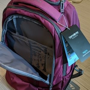 samsonite mighty wheeled backpack